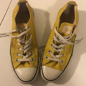 Yellow Converse All Star Low Top sneakers sz 9